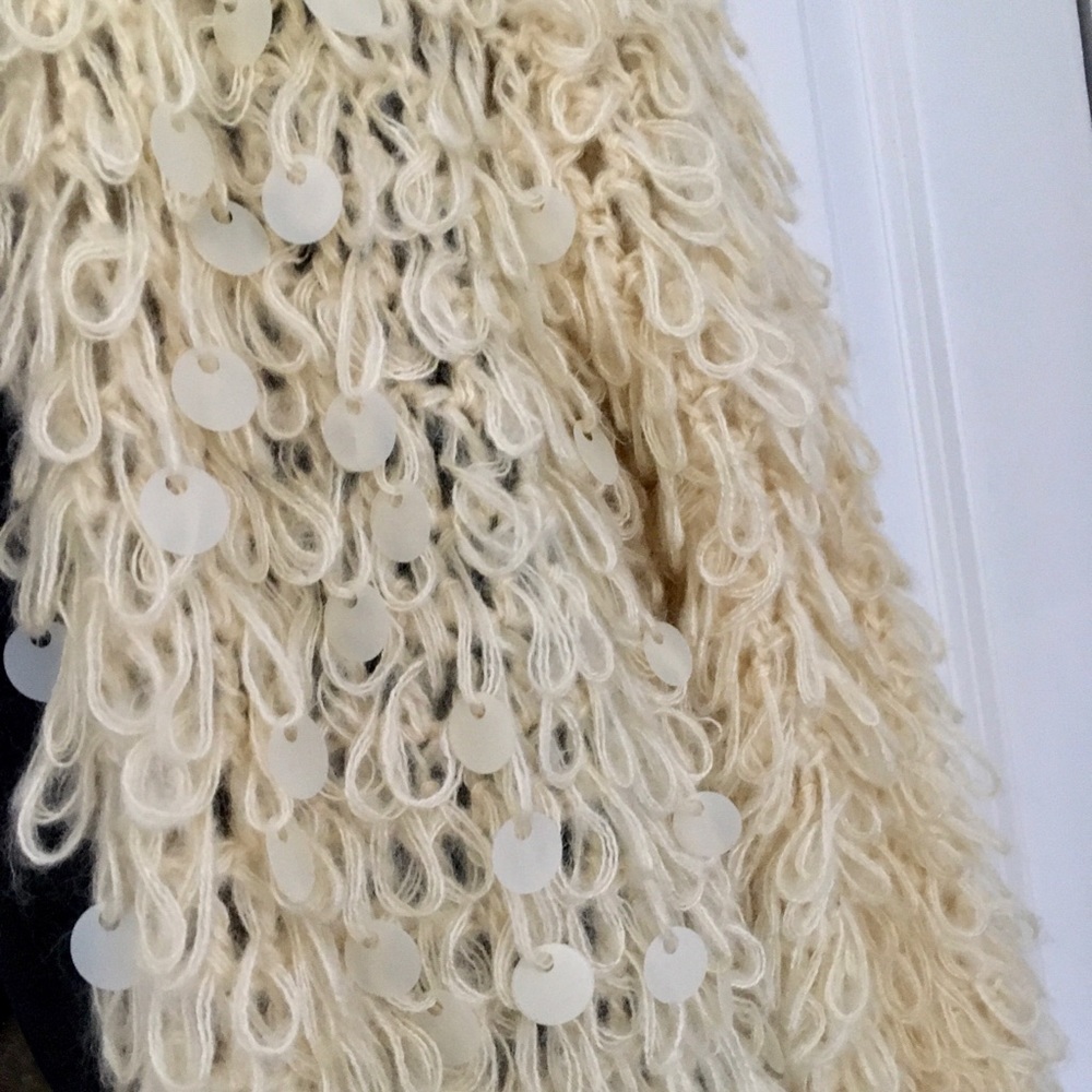 V Cristina | Shimmering Oversized Cardigan - Picture 5 of 6